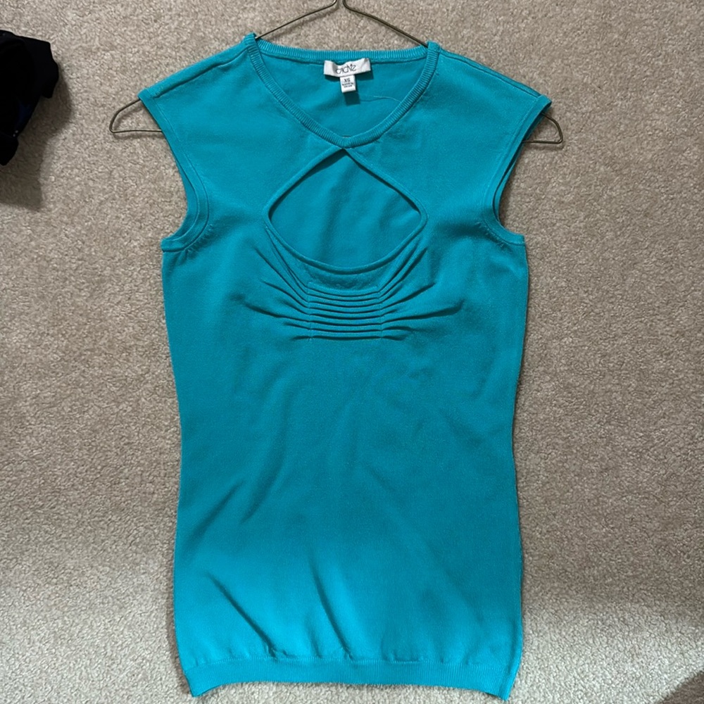 Cache NWT top